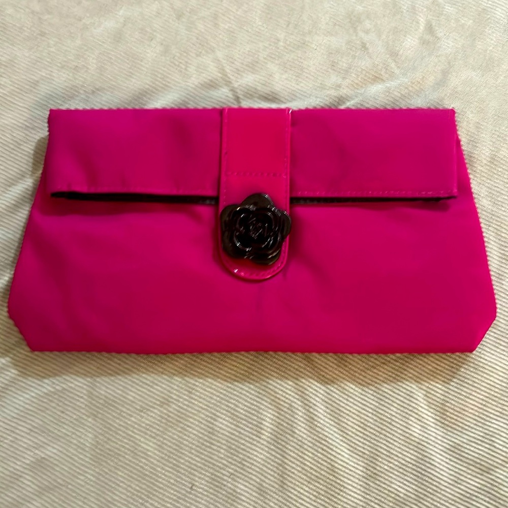 Fuchsia clutch